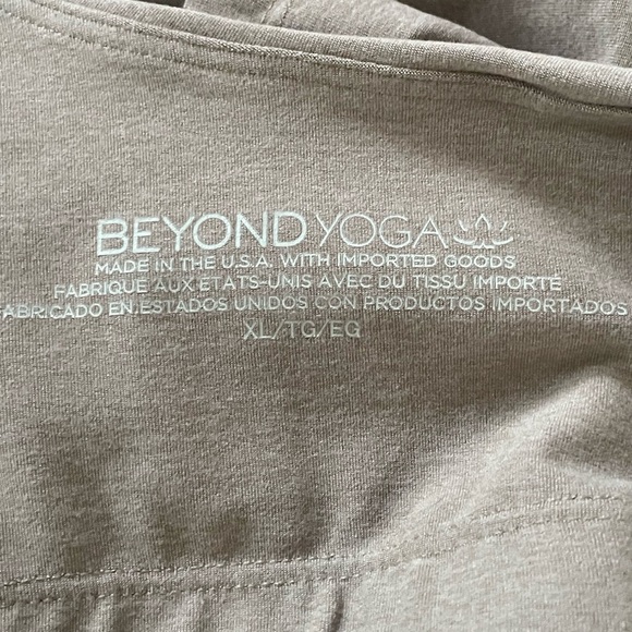 Beyond Yoga Spacedye Focus Cropped Tank Sports Bra Beige Size XL - Picture 8 of 8